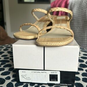 Very lightly worn Riya natural raffia sandal